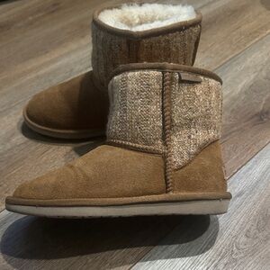Minnetonka Tan Suede Knit Boots